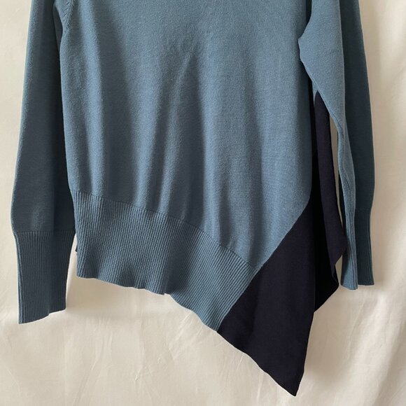 89th + Madison Womens Pale Blue And Navy V Neck Asymmetrical Hem Sweater Size L - Picture 3 of 11